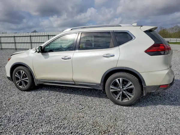 5N1AT2MT6JC819733 2018 NISSAN ROGUE - Image 2