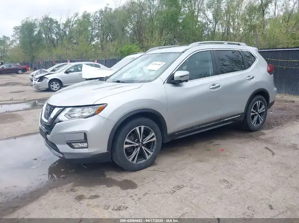 5N1AT2MT6JC823961 2018 NISSAN ROGUE - Image 2
