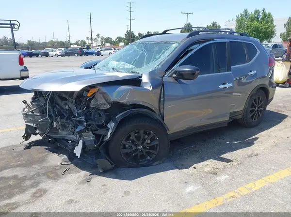 5N1AT2MT6JC832109 2018 NISSAN ROGUE - Image 2