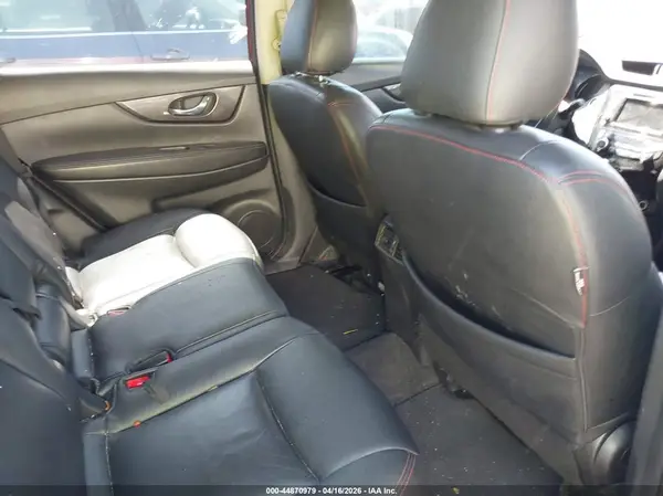 5N1AT2MT6JC835799 2018 NISSAN ROGUE - Image 8