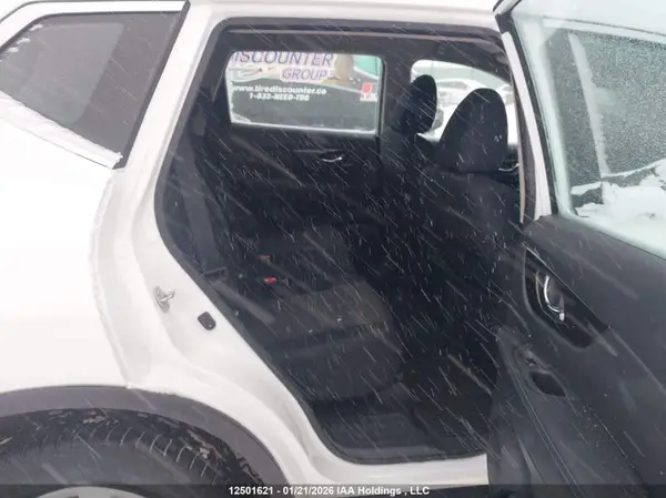 5N1AT2MT6JC837892 2018 NISSAN ROGUE - Image 8