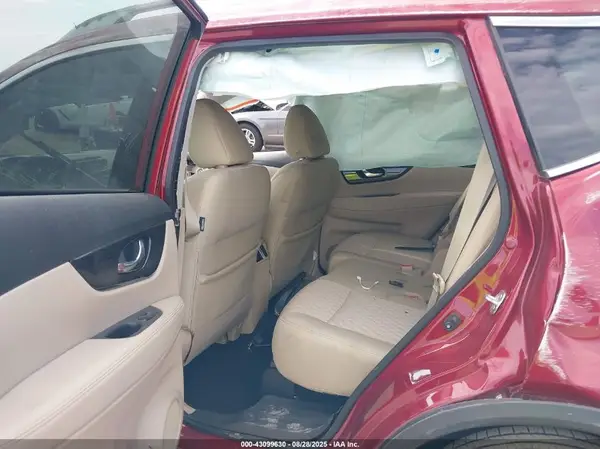 5N1AT2MT6JC838900 2018 NISSAN ROGUE - Image 8