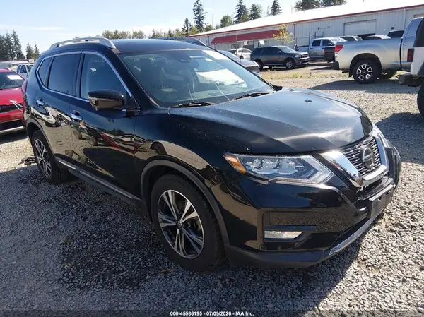 5N1AT2MT6JC840078 2018 NISSAN ROGUE - Image 1