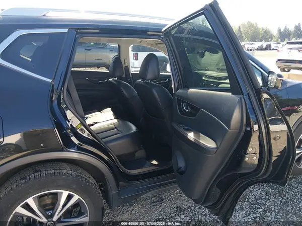 5N1AT2MT6JC840078 2018 NISSAN ROGUE - Image 8