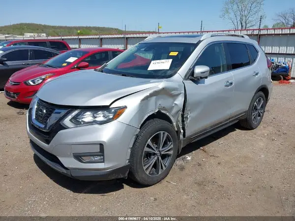 5N1AT2MT6JC844714 2018 NISSAN ROGUE - Image 2