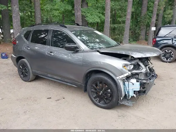 5N1AT2MT6JC846656 2018 NISSAN ROGUE - Image 1