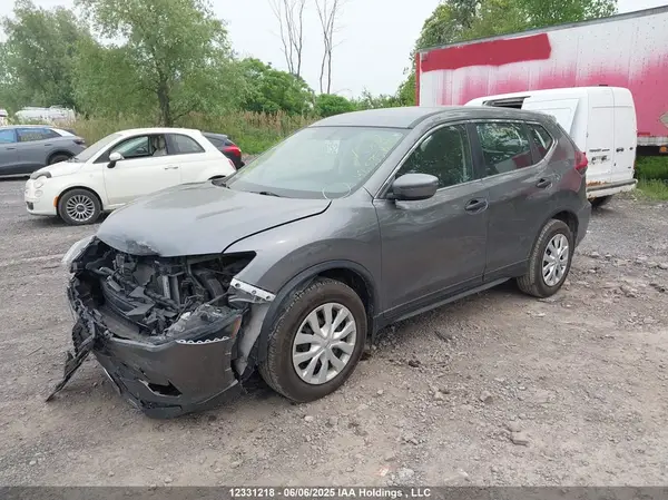 5N1AT2MT6JC849623 2018 NISSAN ROGUE - Image 2