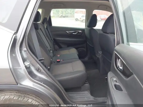 5N1AT2MT6JC849623 2018 NISSAN ROGUE - Image 8