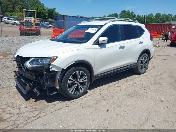 5N1AT2MT6JC852148 2018 NISSAN ROGUE - Image 2
