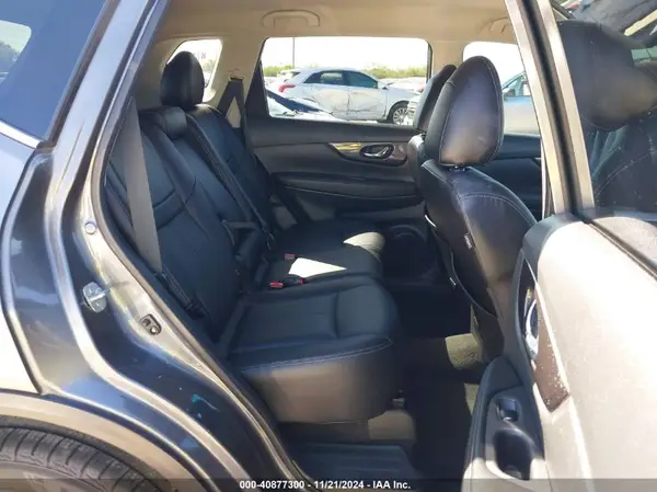 5N1AT2MT6JC852165 2018 NISSAN ROGUE - Image 8