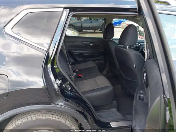 5N1AT2MT6JC852280 2018 NISSAN ROGUE - Image 8