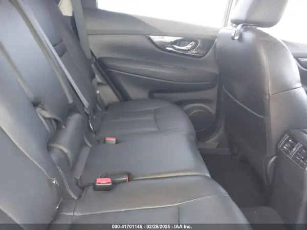 5N1AT2MT6KC706074 2019 NISSAN ROGUE - Image 8