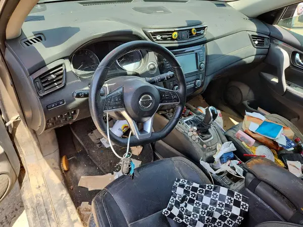 5N1AT2MT6KC709704 2019 NISSAN ROGUE - Image 8