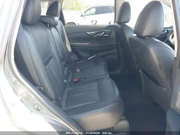 5N1AT2MT6KC739687 2019 NISSAN ROGUE - Image 8