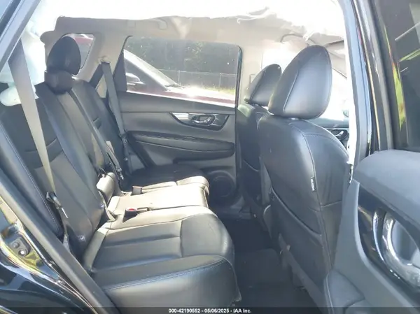 5N1AT2MT6KC759616 2019 NISSAN ROGUE - Image 8