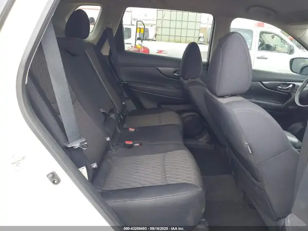 5N1AT2MT6KC768655 2019 NISSAN ROGUE - Image 8