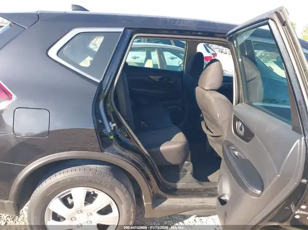 5N1AT2MT6KC768851 2019 NISSAN ROGUE - Image 8