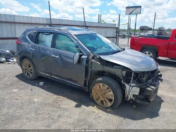 5N1AT2MT6KC806658 2019 NISSAN ROGUE - Image 1