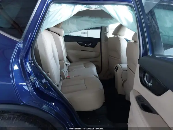 5N1AT2MT6KC815277 2019 NISSAN ROGUE - Image 8