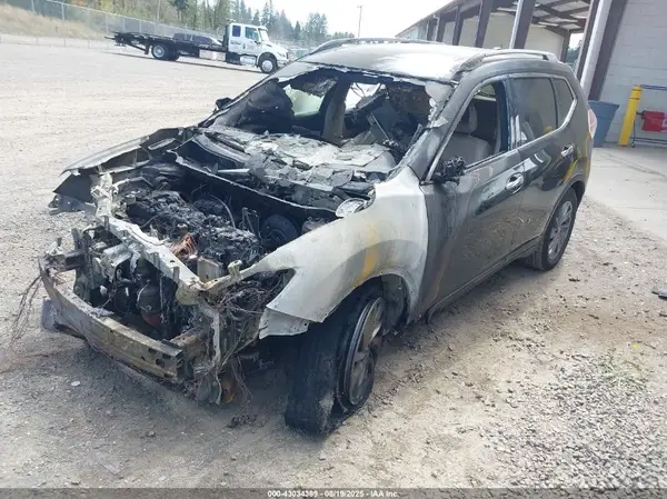5N1AT2MT7GC732142 2016 NISSAN ROGUE - Image 2