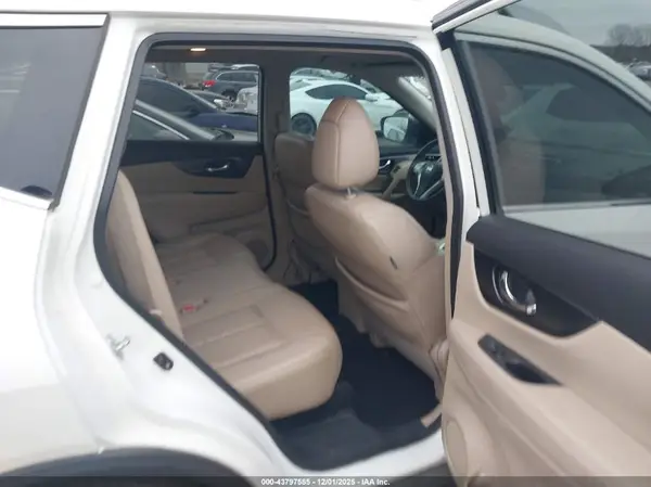 5N1AT2MT7GC746123 2016 NISSAN ROGUE - Image 8