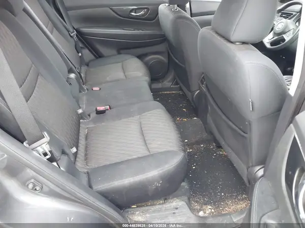 5N1AT2MT7HC735009 2017 NISSAN ROGUE - Image 8