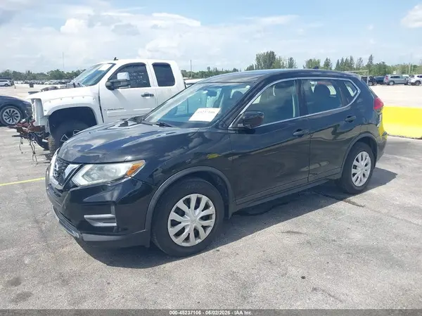 5N1AT2MT7HC739447 2017 NISSAN ROGUE - Image 2