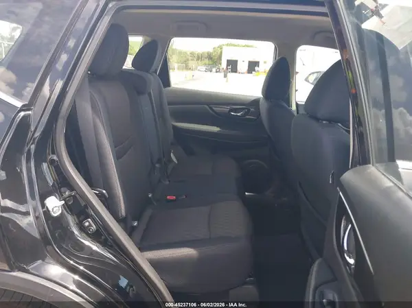 5N1AT2MT7HC739447 2017 NISSAN ROGUE - Image 8
