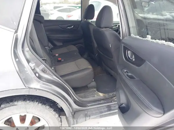 5N1AT2MT7HC740372 2017 NISSAN ROGUE - Image 8