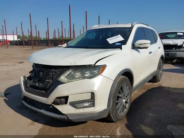 5N1AT2MT7HC749699 2017 NISSAN ROGUE - Image 2