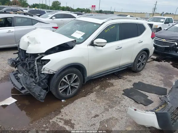5N1AT2MT7HC752201 2017 NISSAN ROGUE - Image 2