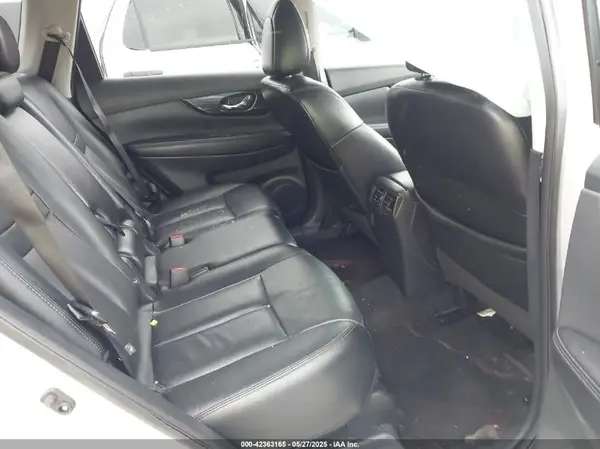 5N1AT2MT7HC756667 2017 NISSAN ROGUE - Image 8