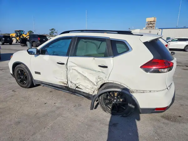 5N1AT2MT7HC757091 2017 NISSAN ROGUE - Image 2