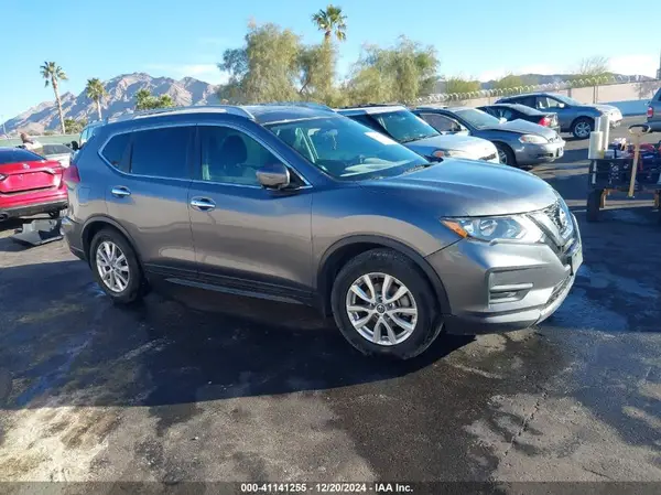 5N1AT2MT7HC767765 2017 NISSAN ROGUE - Image 1
