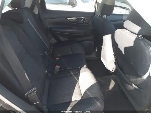 5N1AT2MT7HC770360 2017 NISSAN ROGUE - Image 8