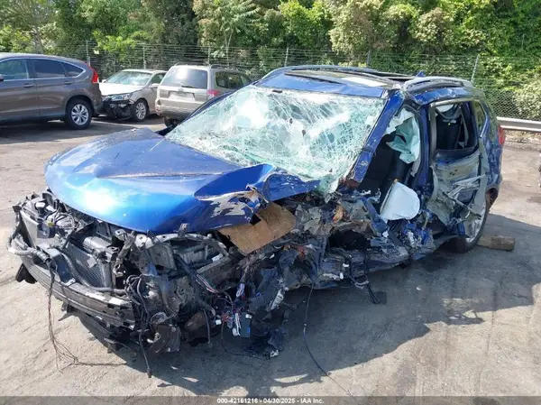 5N1AT2MT7HC778927 2017 NISSAN ROGUE - Image 2