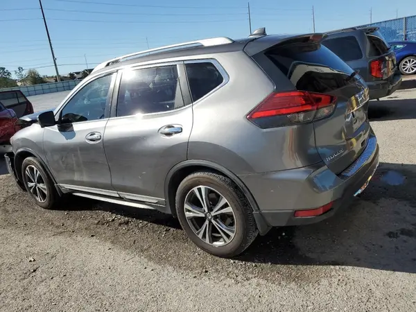 5N1AT2MT7HC780712 2017 NISSAN ROGUE - Image 2
