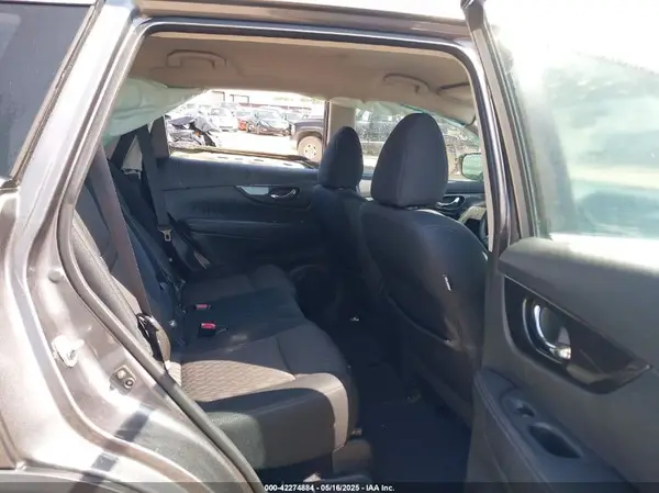 5N1AT2MT7HC795453 2017 NISSAN ROGUE - Image 8