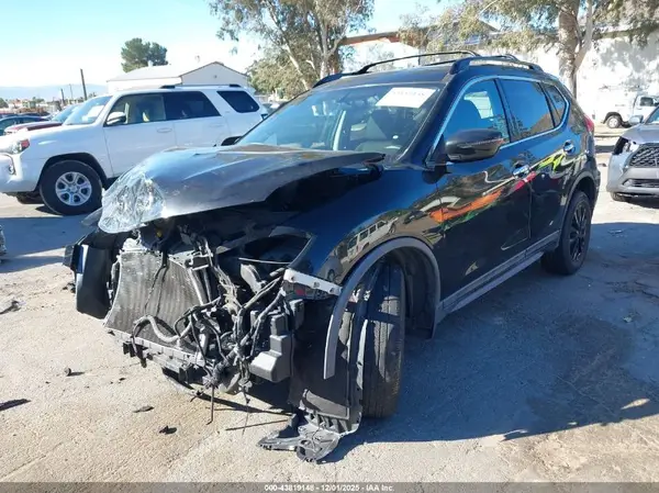 5N1AT2MT7HC822358 2017 NISSAN ROGUE - Image 2