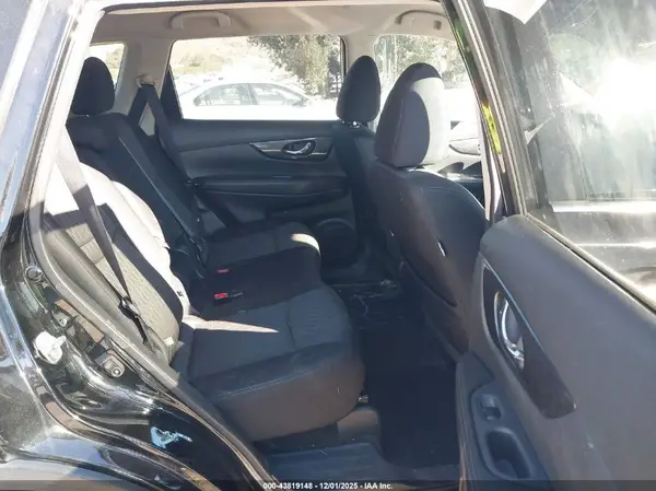 5N1AT2MT7HC822358 2017 NISSAN ROGUE - Image 8