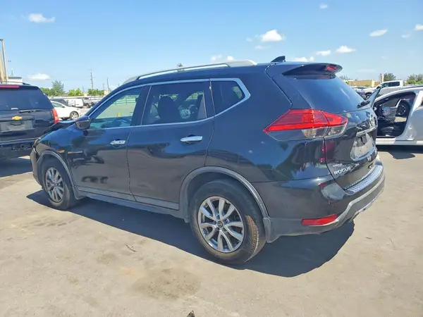 5N1AT2MT7HC824384 2017 NISSAN ROGUE - Image 2