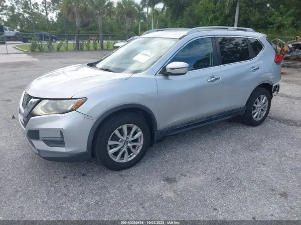 5N1AT2MT7HC826488 2017 NISSAN ROGUE - Image 2