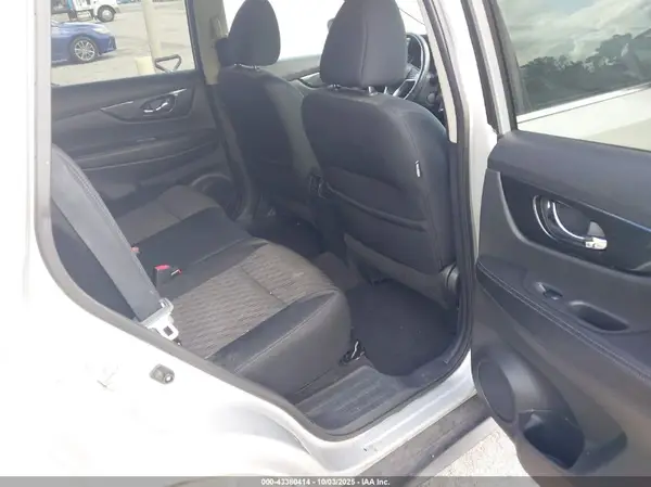 5N1AT2MT7HC826488 2017 NISSAN ROGUE - Image 8