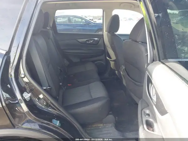 5N1AT2MT7HC828886 2017 NISSAN ROGUE - Image 8