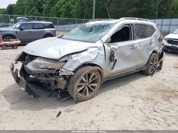 5N1AT2MT7HC830203 2017 NISSAN ROGUE - Image 2