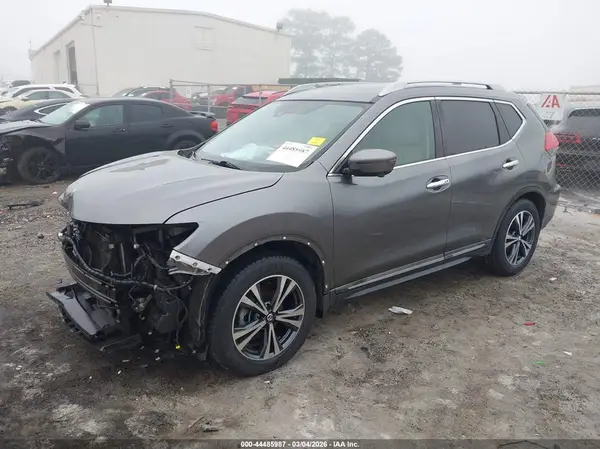 5N1AT2MT7HC831173 2017 NISSAN ROGUE - Image 2