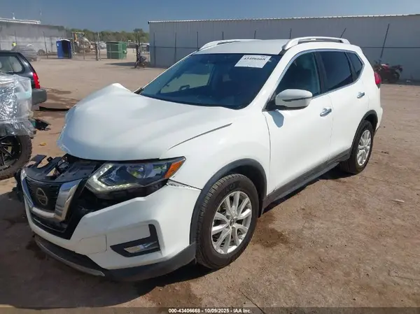 5N1AT2MT7HC835353 2017 NISSAN ROGUE - Image 2
