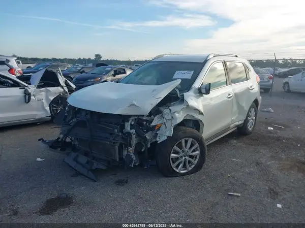 5N1AT2MT7HC839922 2017 NISSAN ROGUE - Image 2