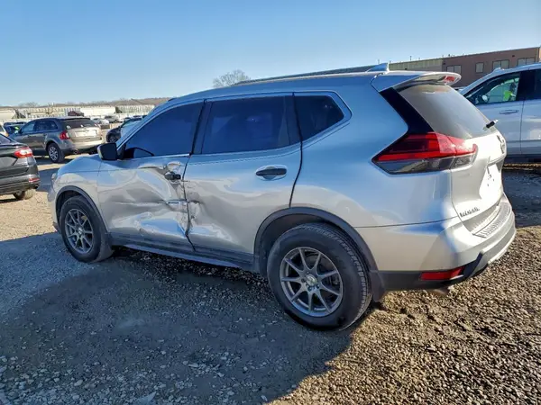 5N1AT2MT7HC843582 2017 NISSAN ROGUE - Image 2