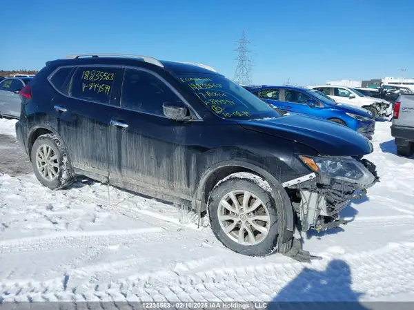 5N1AT2MT7HC844599 2017 NISSAN ROGUE - Image 1